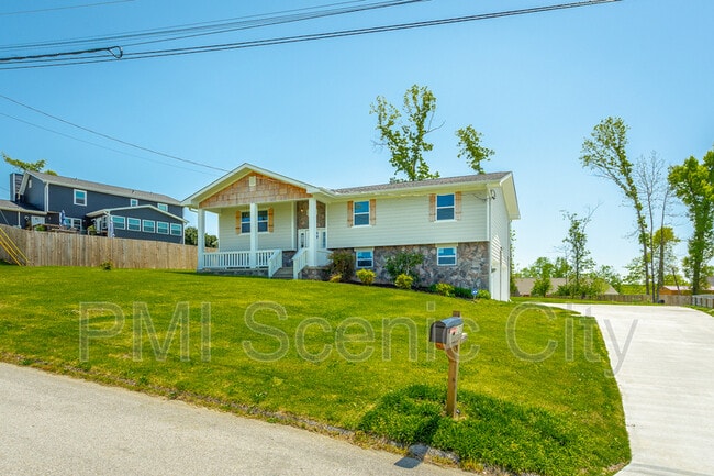 Photo - 8128 Fallen Maple Dr