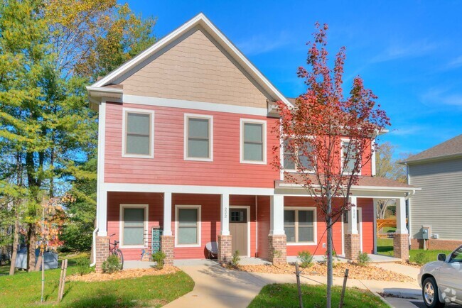 Building Photo - Two Bedroom In Uptown Village Rental