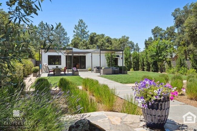 3 Bedroom Exquisitely Furnished Home - 3 Bedroom Exquisitely Furnished Home
