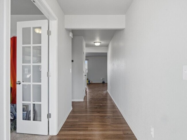 Photo - 10581 Traders Pkwy