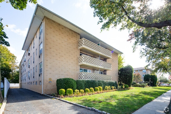 Photo - Capital House