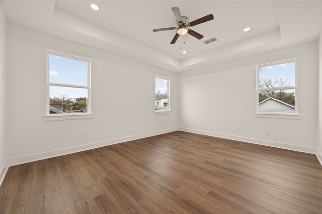 Photo - 1502 Hussion St