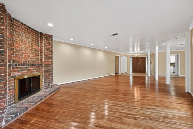 Photo - 1701 Mistletoe Ln