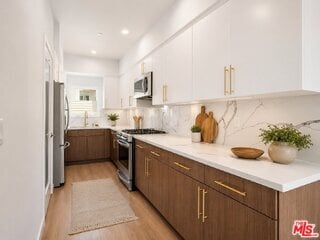 Photo - 2115 1/2 Beachwood Drive, Los Angeles, CA 90068 - 3 BR 3 BA house