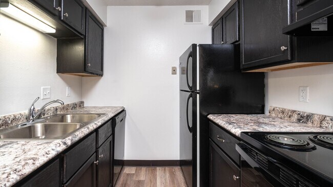 Photo - 4th Street Manor