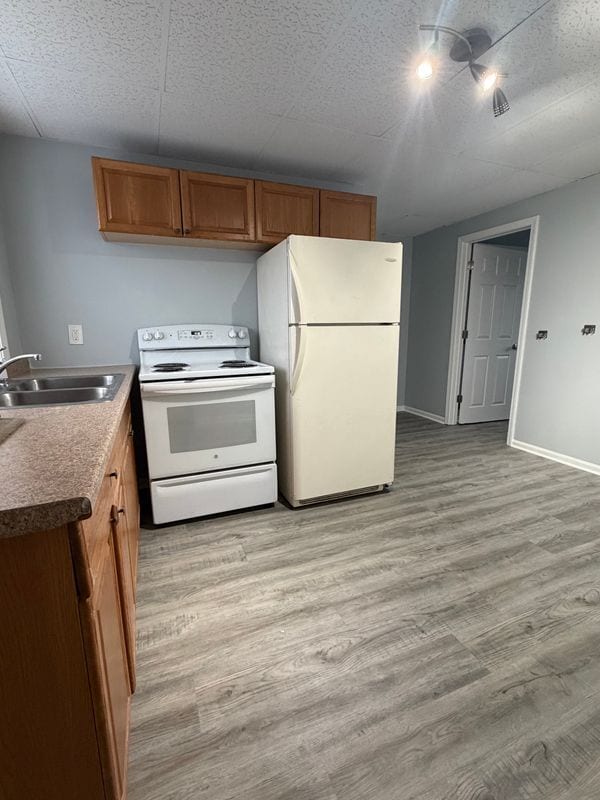 Photo - 9492 Linden Rd