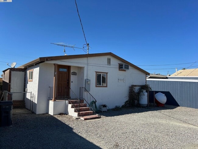 Building Photo - 6020 Lindemann Rd Rental