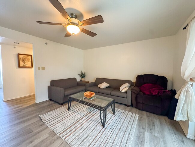 Photo - 724 W 1720 N