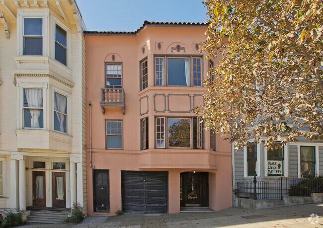 Building Photo - 832 Dolores St Unit 3 Rental
