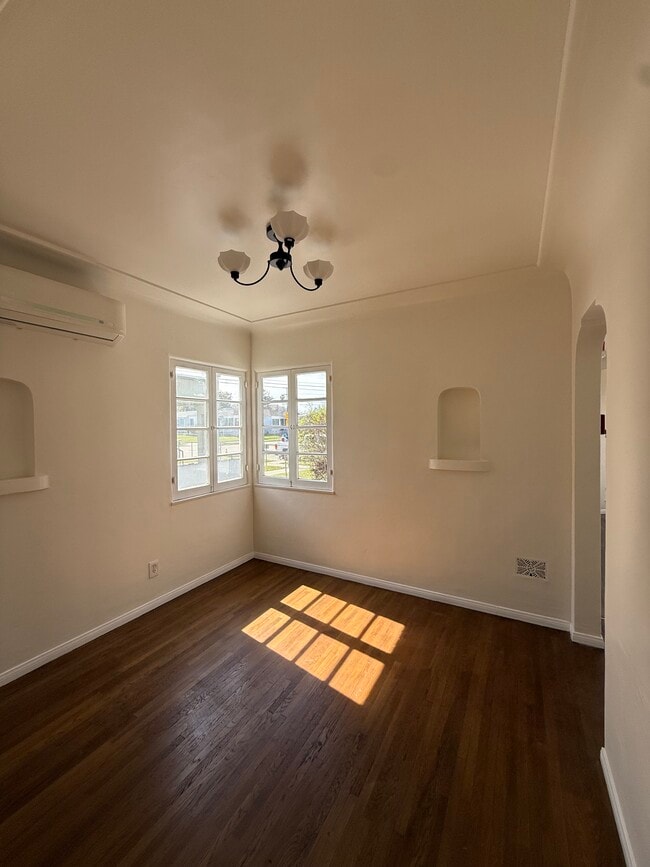 Photo - 5854 Arlington Ave Unit 5854