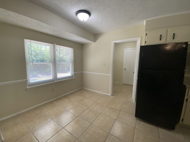 Photo - 4532 Hillside Dr