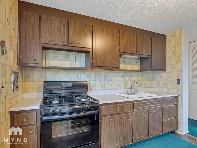 Photo - 3590 Annsbury Rd