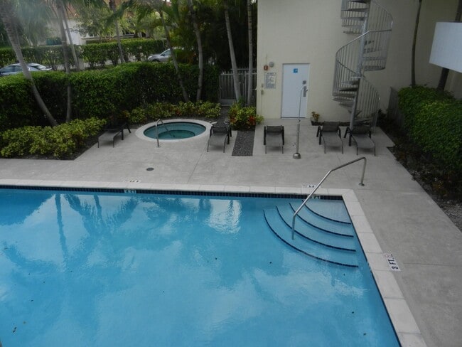 Photo - 8950 SW 69th Ct Unidad 215