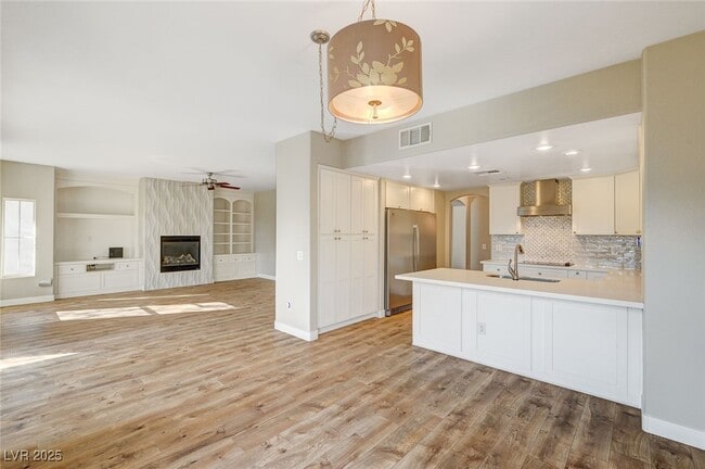 Building Photo - 11835 Portina Dr Unit 2023