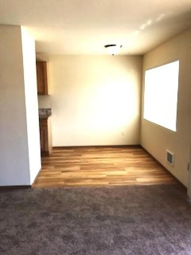 Photo - 2 bedroom in Seattle WA 98116 Unit 2414 Alki Ave SW