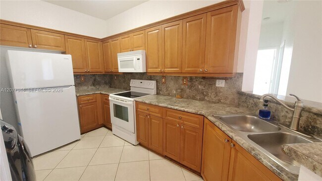 7070 NW 177th St Unit 205-10