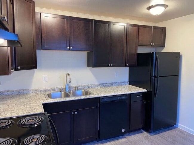 Photo - Reno Duplex - Garage, Dishwasher, Washer/Dryer, Central A/C