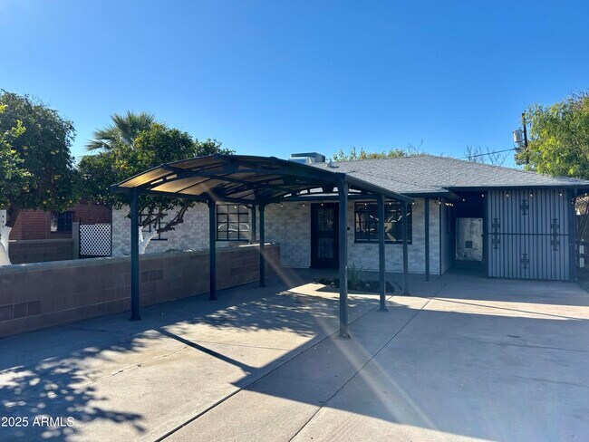 Photo - 2816 N 33rd Pl