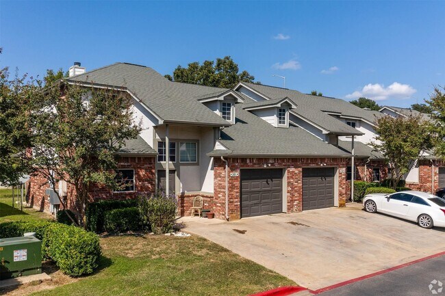 Photo - 400 E Cypress Creek Rd