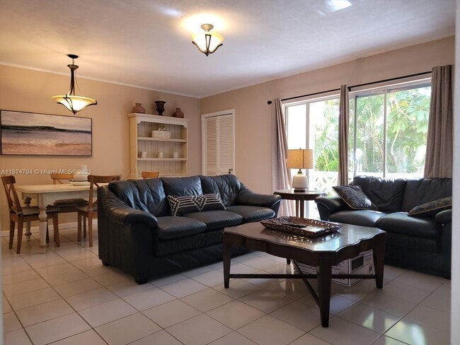 Photo - 815 Middle River Dr Unit 203