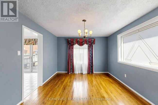 Photo - 11 Briarcliffe Crescent