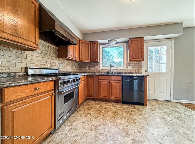 Photo - 532 Frank Applegate Rd