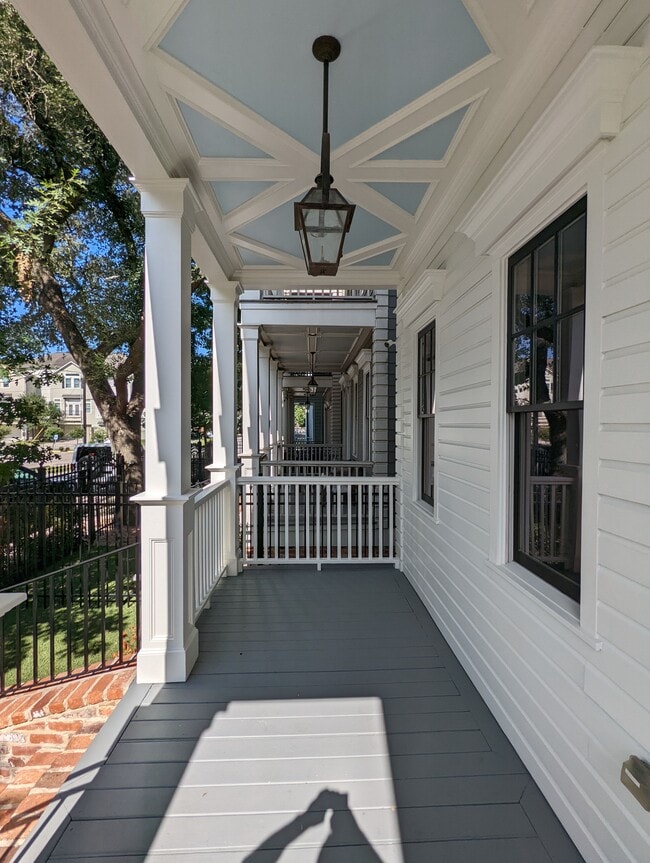 Photo - 722 E 29th St