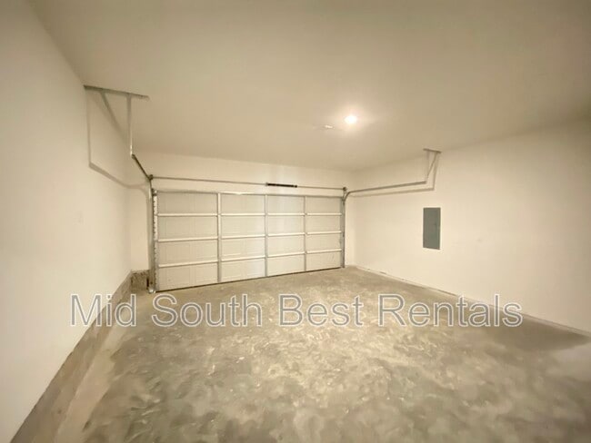 Photo - 84 Kelton Ln