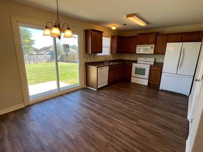 Photo - ***561 Tamarron Drive***