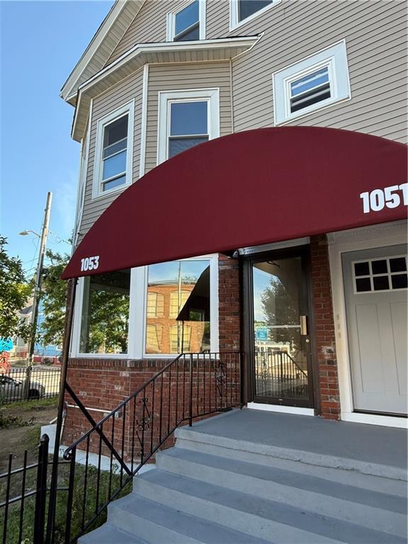 Building Photo - 1053 Broad St Rental