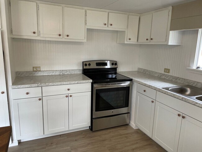 Photo - 2 BED 1 BATH LOCATED IN EAGLE SPRINGS