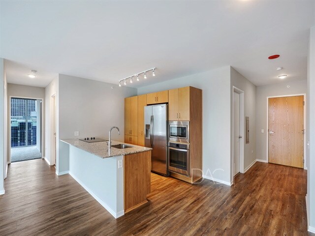 Photo - 330 E Illinois St Unidad 1107