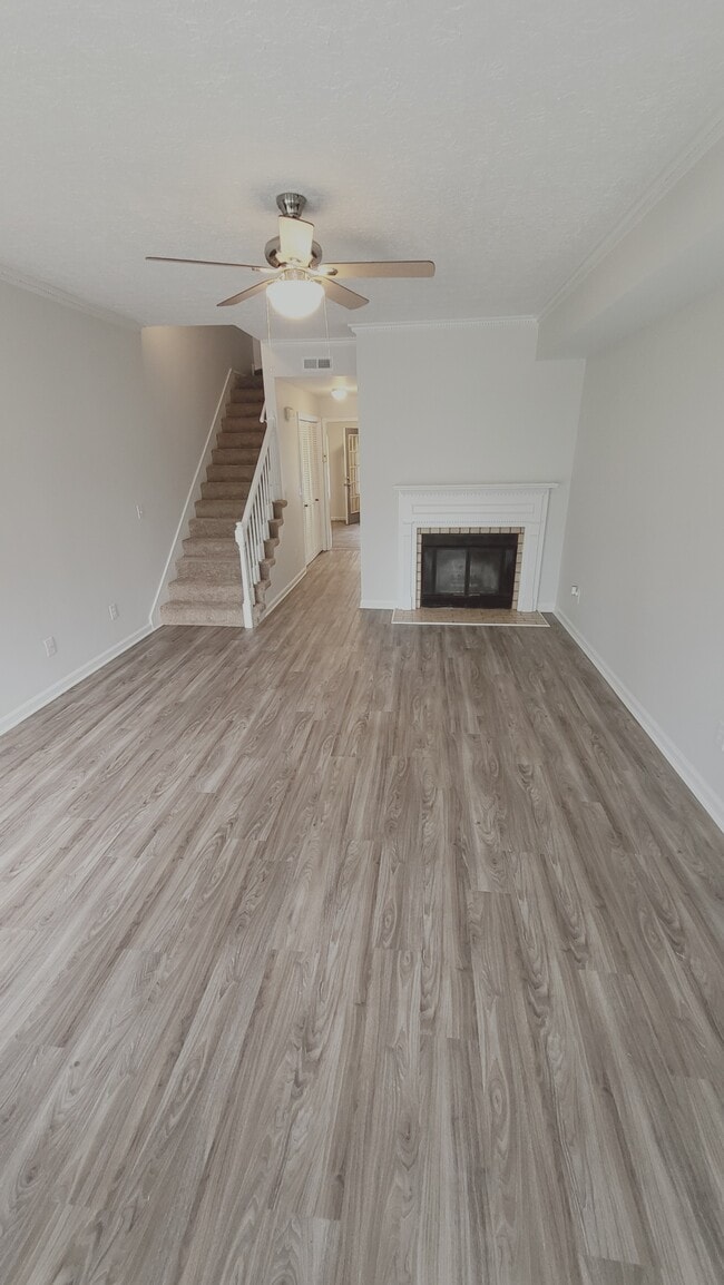 Photo - 301 Hickory Pl