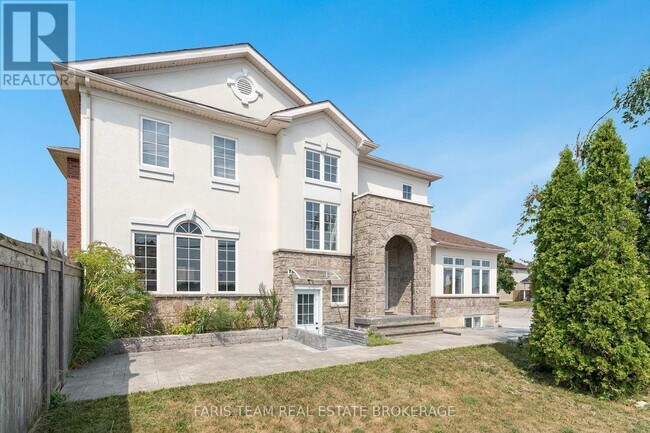 Photo - 2 Vanessa Dr