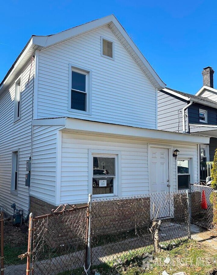 Photo - 541 Hartford St