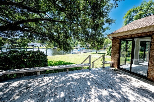 Photo - 5722 Gondolier Dr