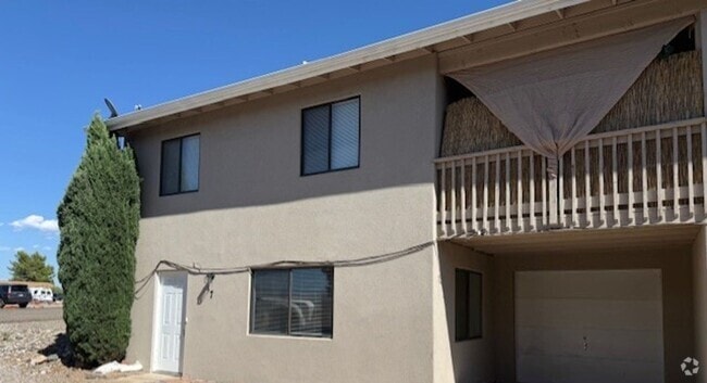 Building Photo - 2460 S. Highview Circle #7 Unit 2460 S. Highview Circle #7 Rental