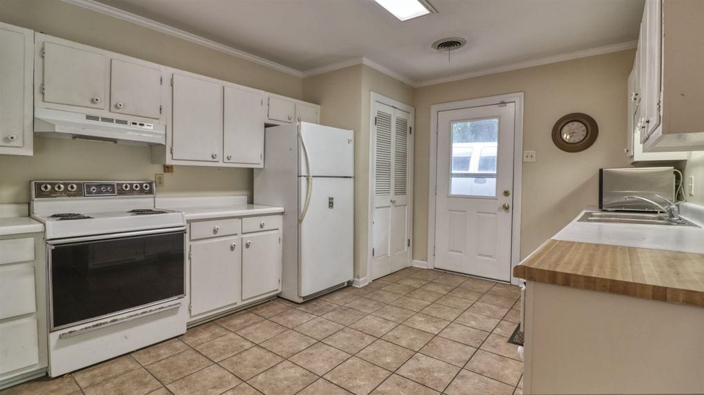 Photo - 521 W College St