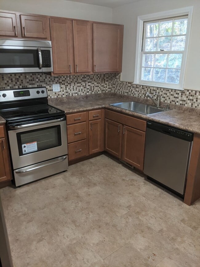 Photo - 529 Hillsborough St