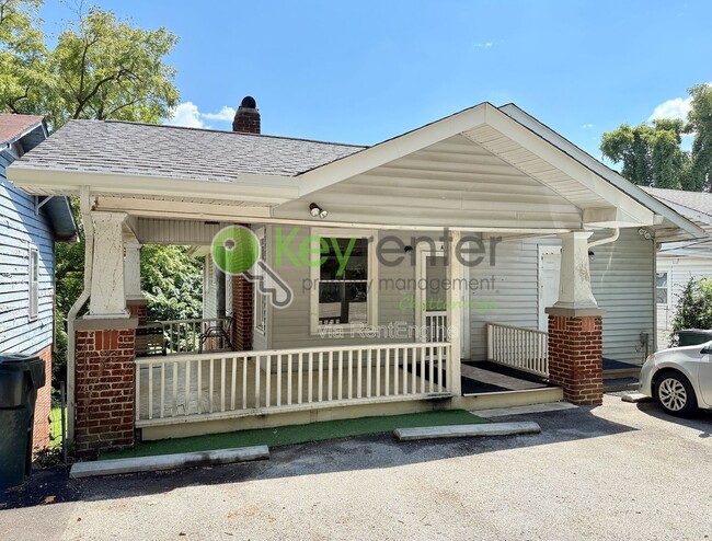 Building Photo - 112 S Seminole Dr