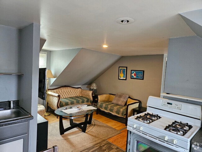 Building Photo - 199 Belleville Ave Unit APT#3