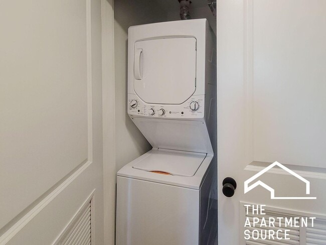 Photo - 2237.5 N Bissell St Unit 1E