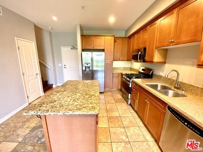 Photo - 629 Traction Ave Unidad 238