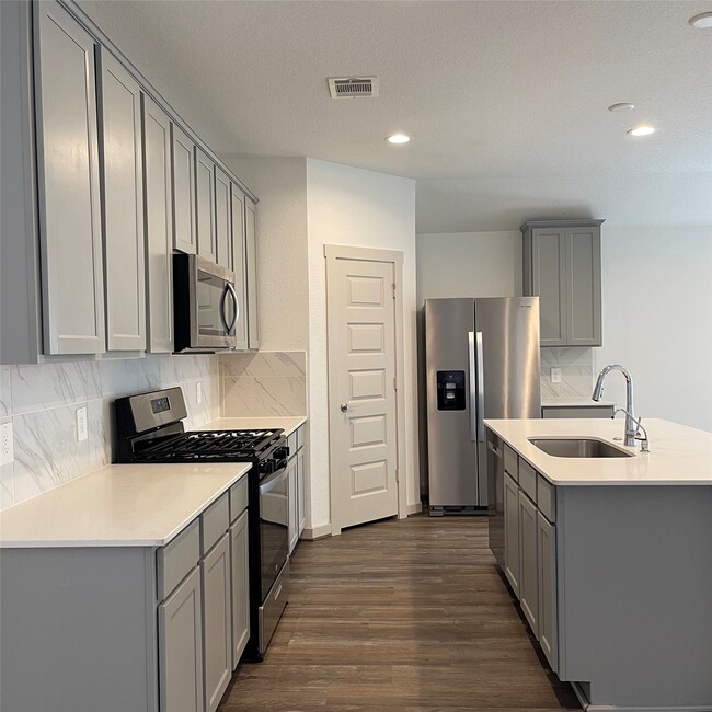 Photo - 6814 Bradford Ter Rd