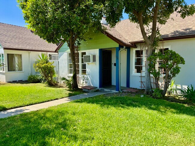 Photo - 1116 E Glenoaks Blvd