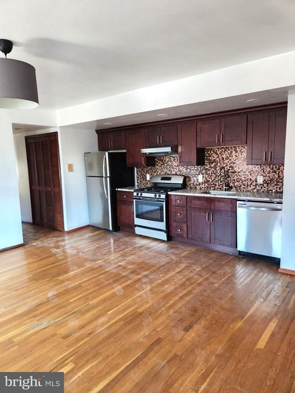 Photo - 746 South St