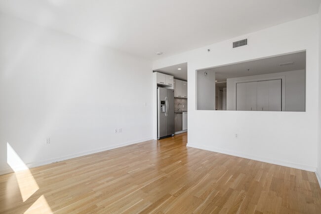 Photo - 1 Hawthorne St Unit 4F