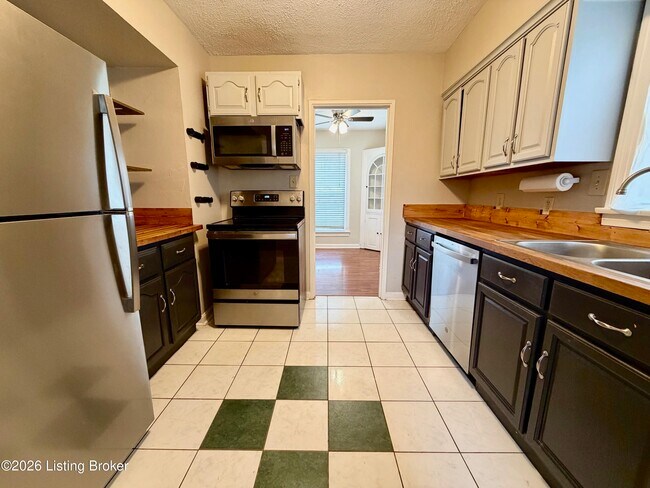 Photo - 2632 Alanmede Rd