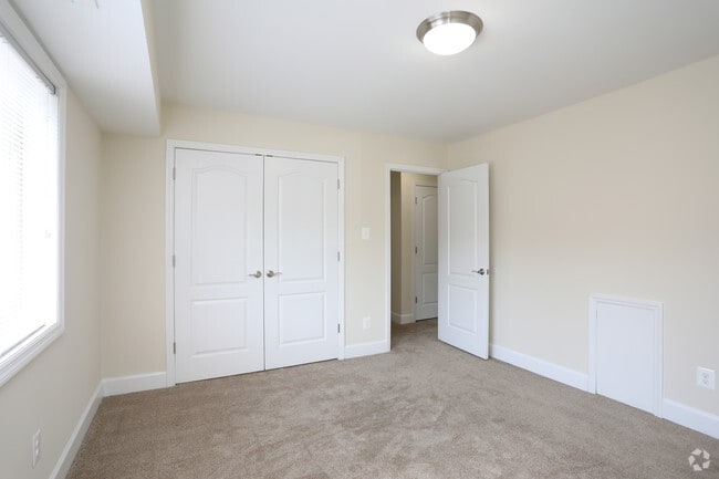 1BA, 1BA - 737 SF