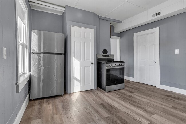 Photo - 13 Plain St Unit 2